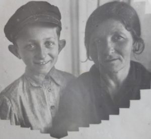 Мама и я в 1940 году