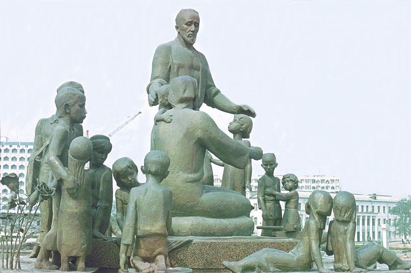 Памятник семье Ш Шамахмудовых.