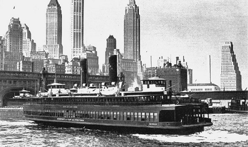 Паром до острова Стейтен-Айленд от причала Уайтхолл-стрит в Манхэттене.